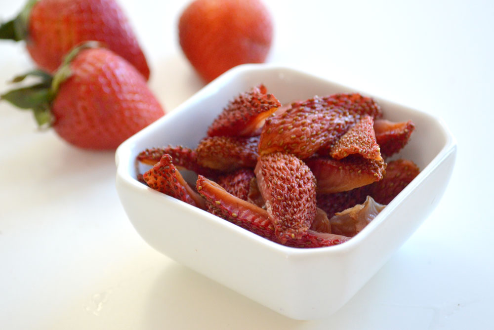 how to make homemade strawberry fruit snacks for kids