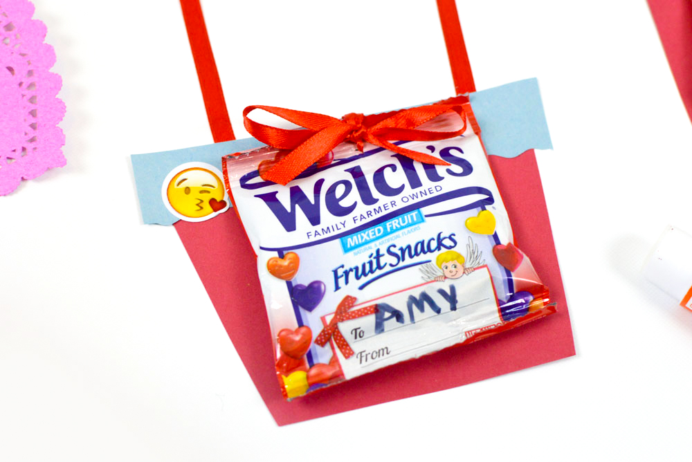 Hot air balloon Valentines with fruit snacks creative kids craft
