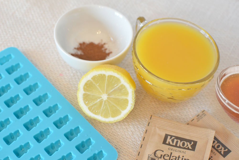 DIY healthy gummy bears with juice