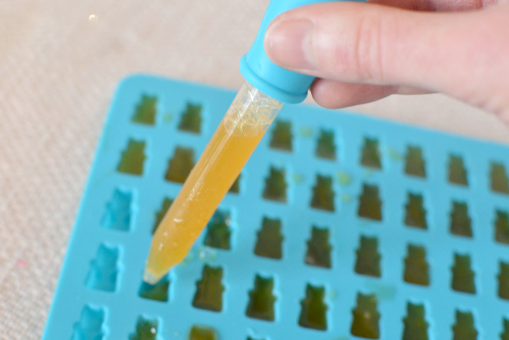 DIY Healthy gummy bears for kids