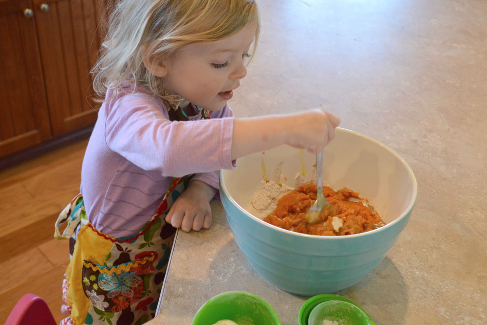 pumpkin muffins tips for baking with kids
