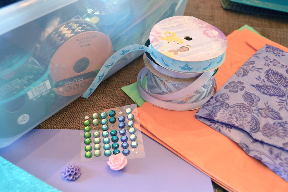 homemade party had kids craft