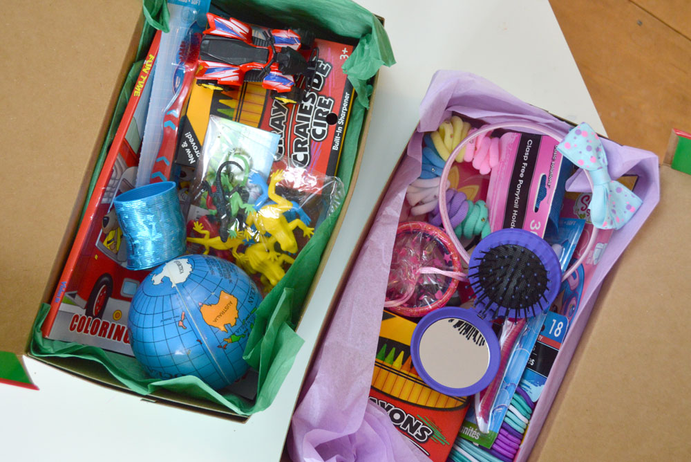 How to pack an Operation Christmas Child shoebox for boy or girl - Mommy Scene