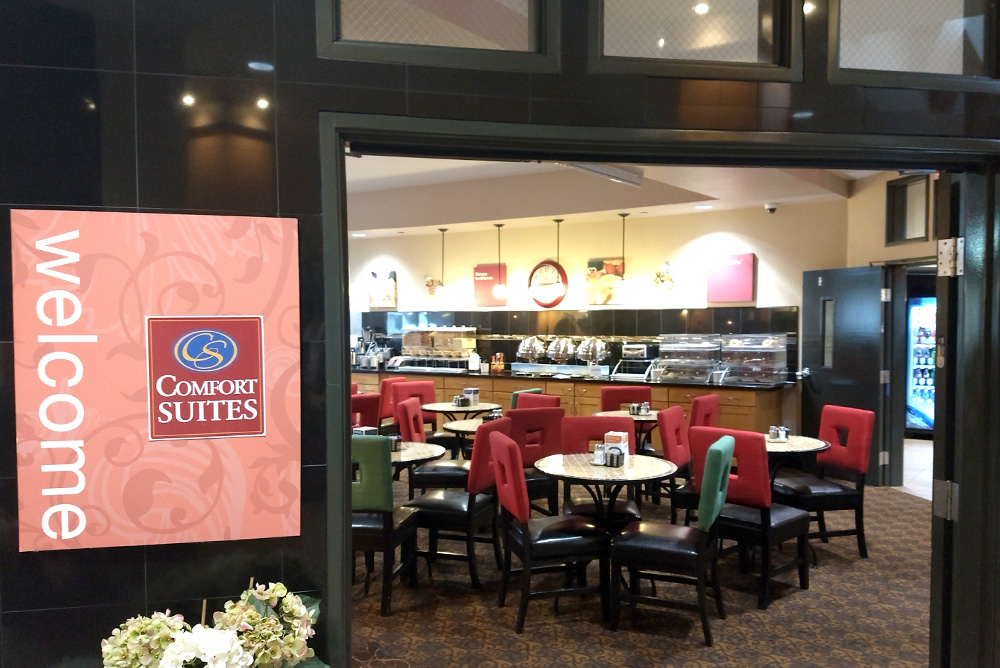 Comfort Suites Tukwila great family hotel with hot breakfast