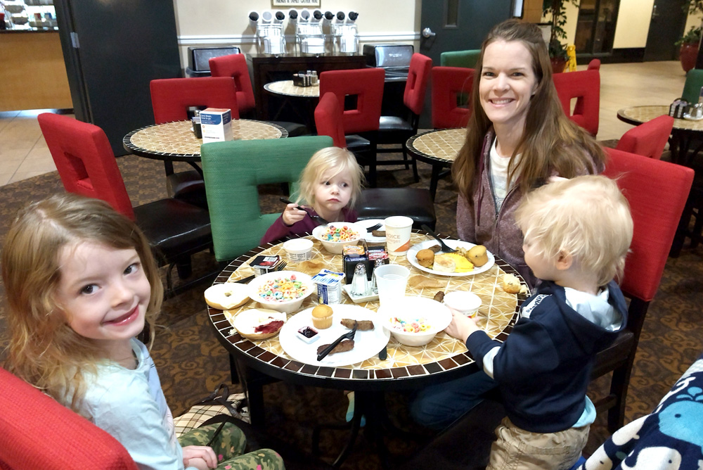 Comfort Suites Tukwila hot breakfast