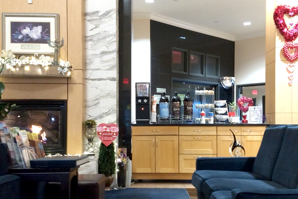 Comfort Suites Tukwila lobby great family hotel
