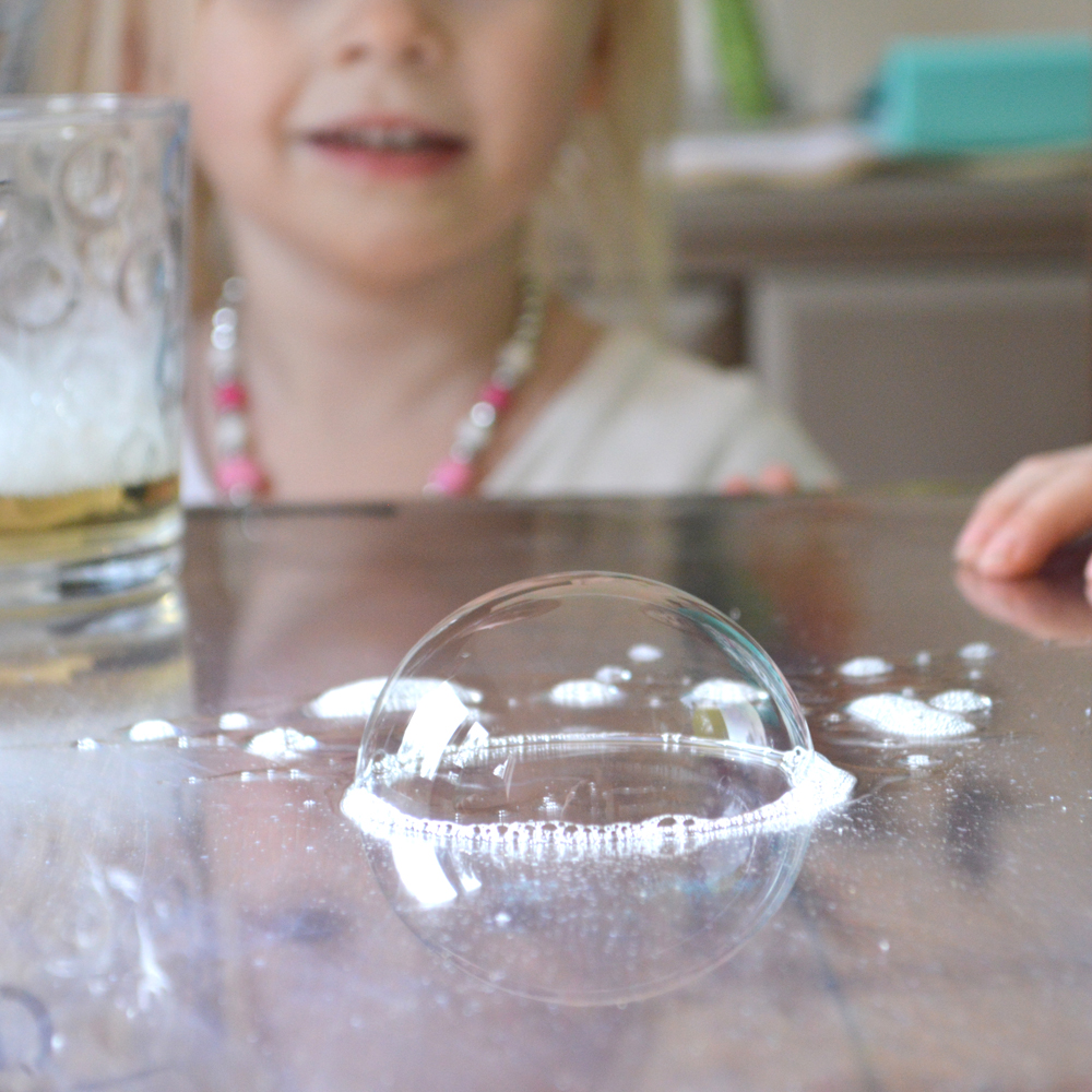 3 Static Electricity Tricks You Can Do With Your Kids