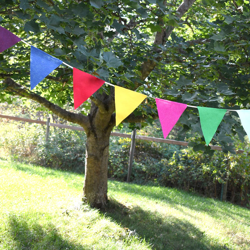 Easy DIY Felt Pennant Banner