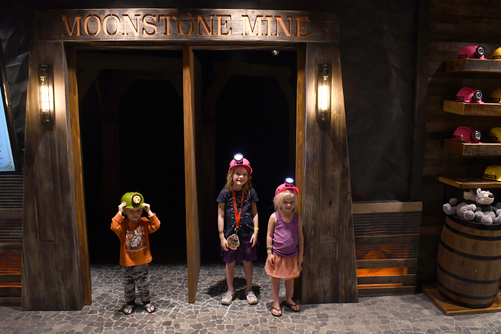 Great Wolf Lodge Grand Mound Oliver's Mining Co.