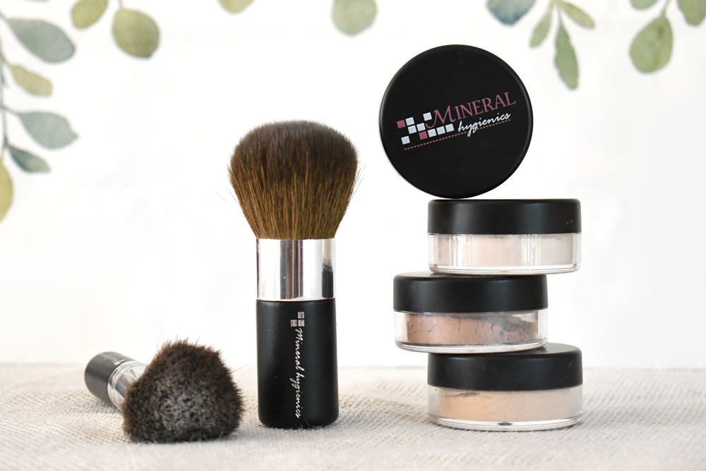 Mineral Hygienics finishing powder and natural makeup