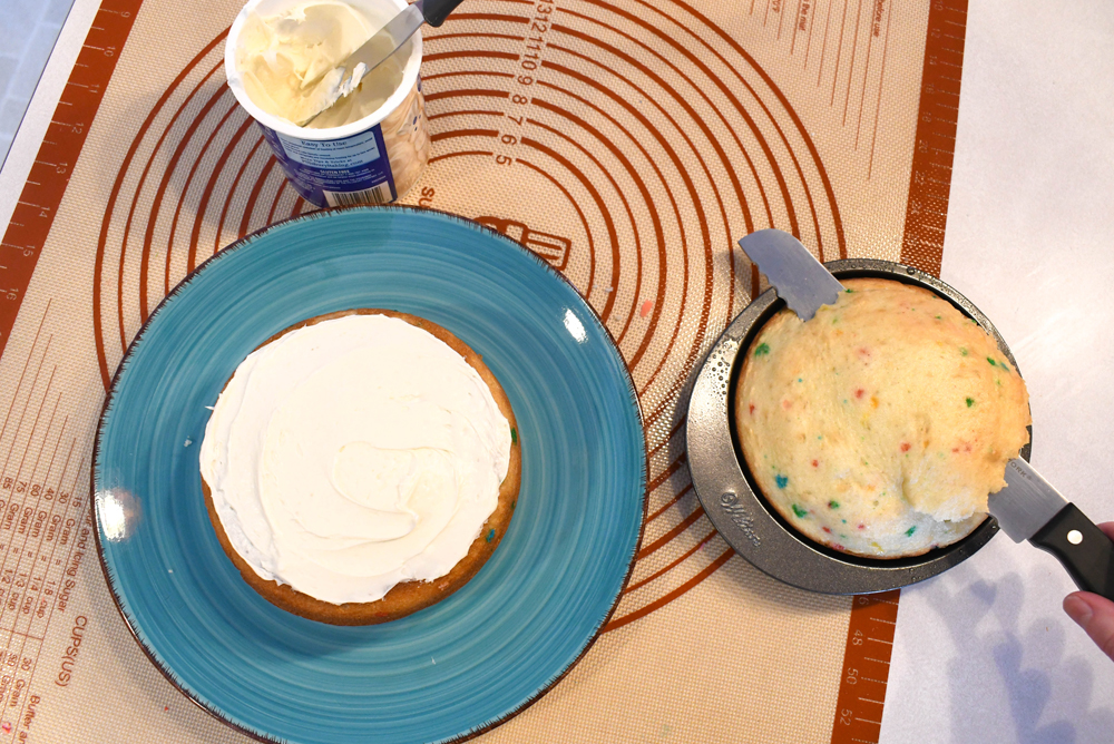 How to make an easy 5 layer birthday cake