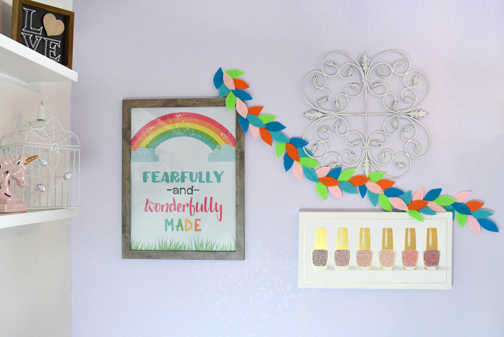 Cute DIY felt leaf garland