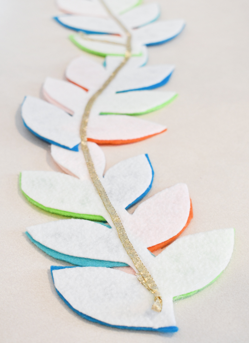 Easy party decor felt leaf garland