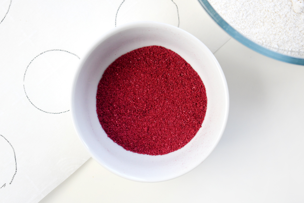 Homemade macarons with freeze dried raspberry powder