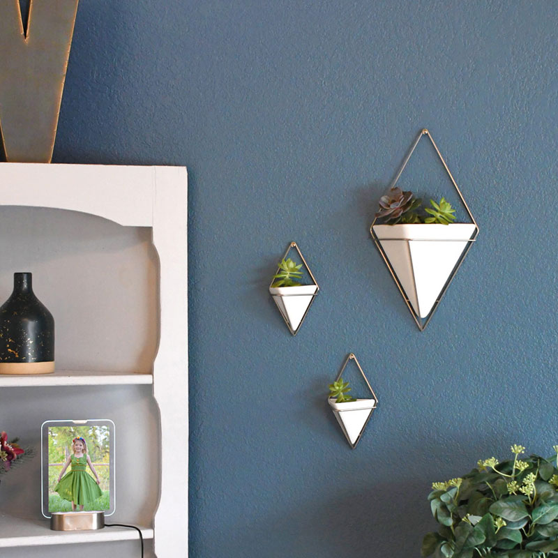 How to Choose an Accent Wall Paint Color + Painting Tips