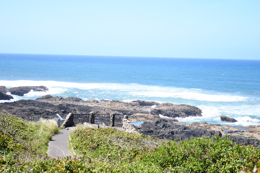 Florence, Oregon paved walking paths along the coast