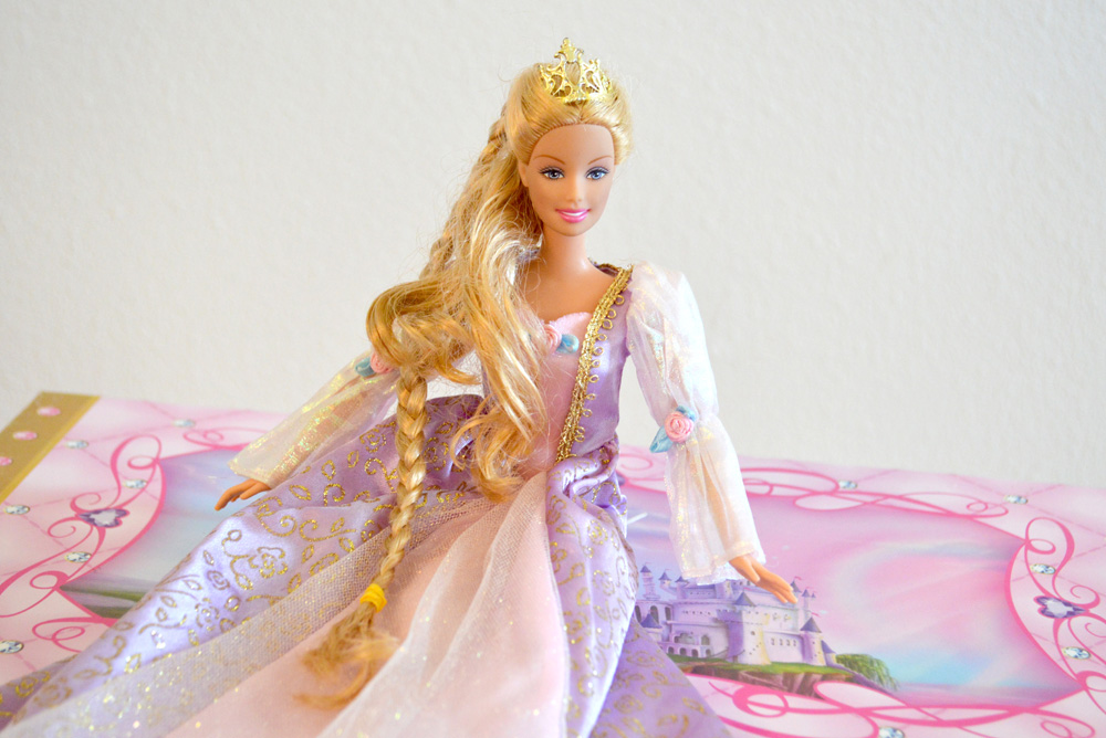 How to detangle doll hair and make a Barbie look like new