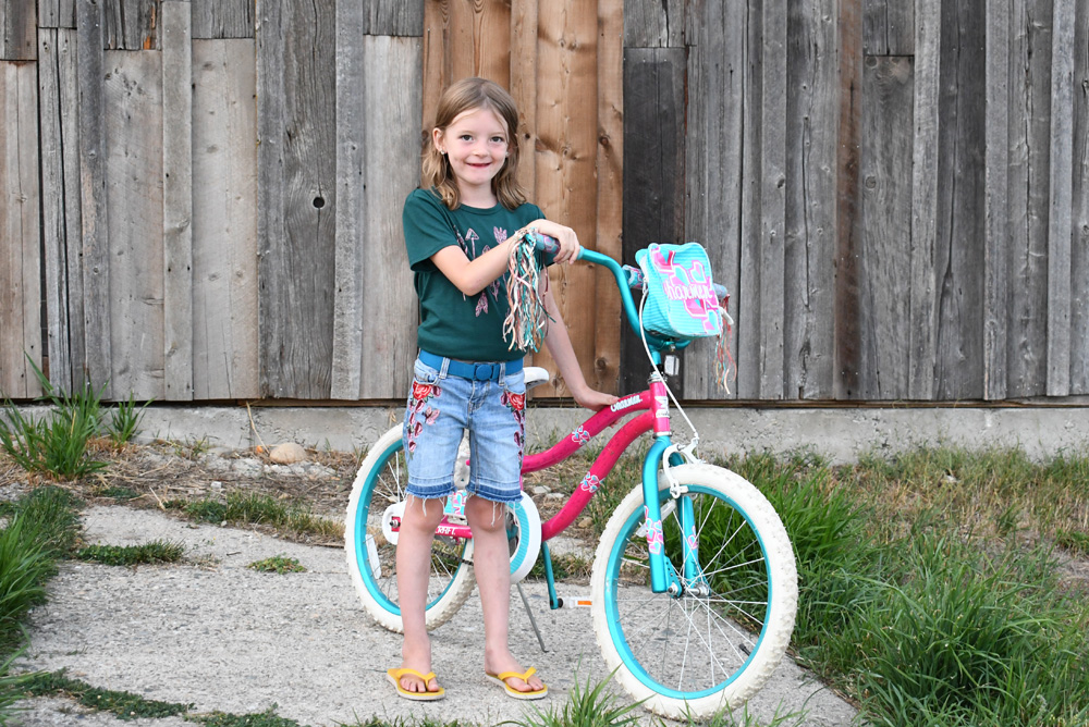 Jelt Belts effectively keep pants up while riding bikes