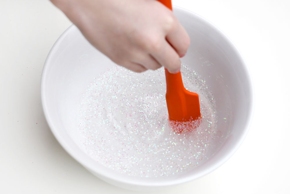 easy DIY glitter slime recipe for kids