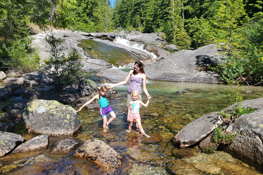 Natural wading pools along Lion's Creek hike