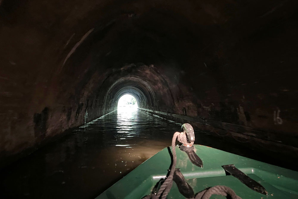 Narrowboat tunnel Grand Union Canal