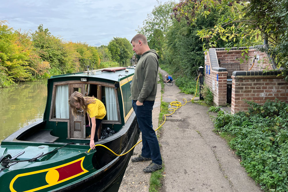Filling up narrowboat water tank