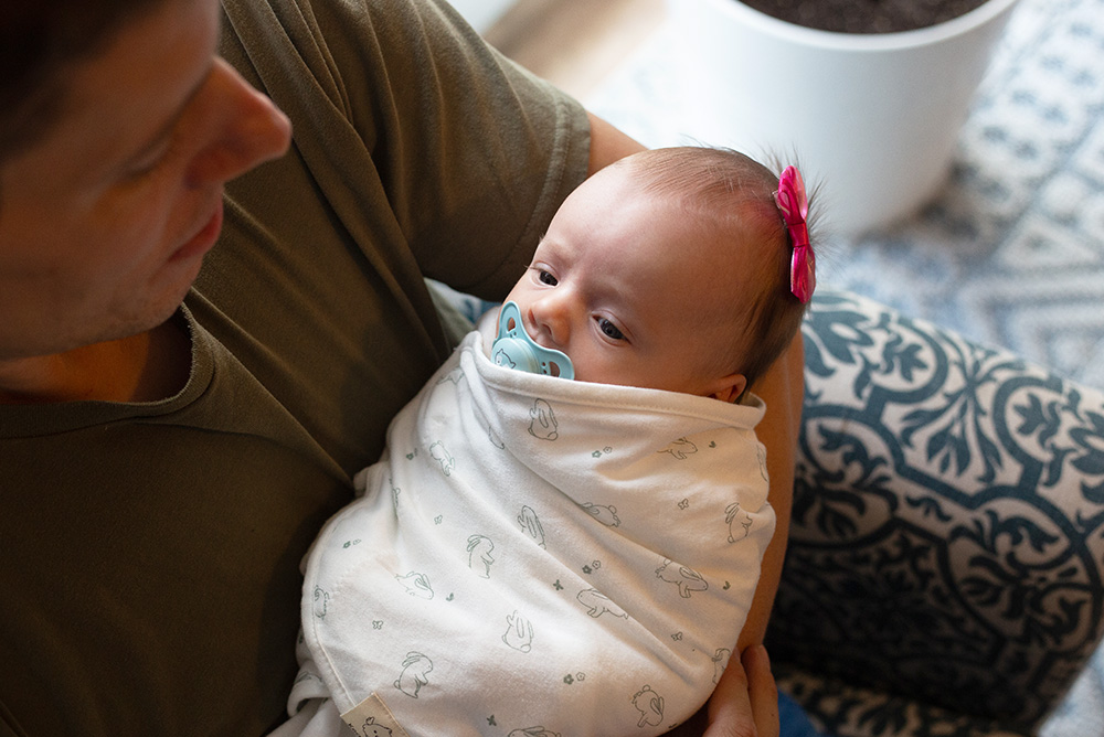 keababies swaddle with daddy