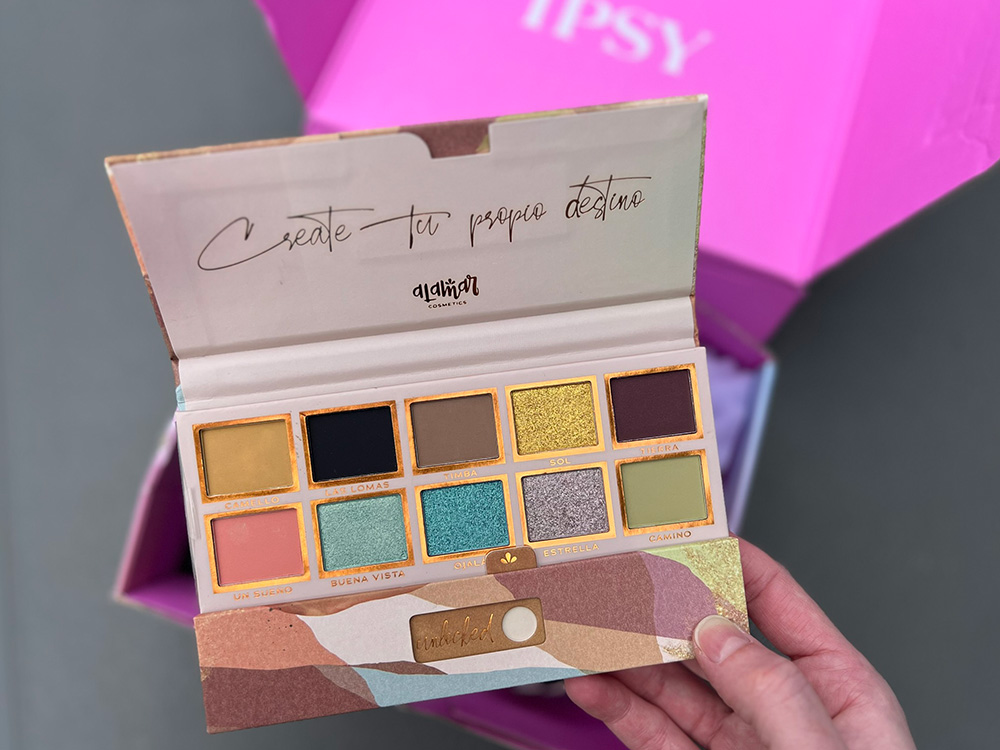Alamar Cosmetics eyeshadow palette