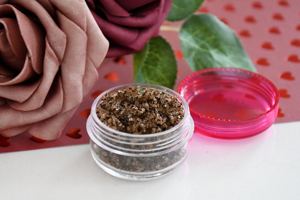 DIY coffee sugar scrub teen girls Valentine's Day ideas