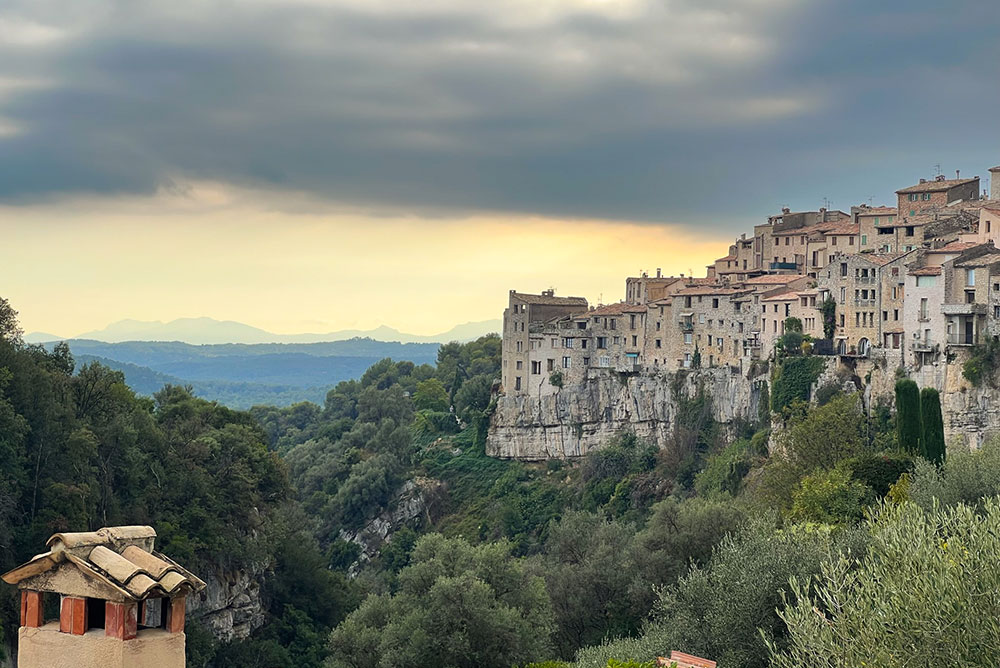 exploring Tourrettes-sur-Loup medieval village