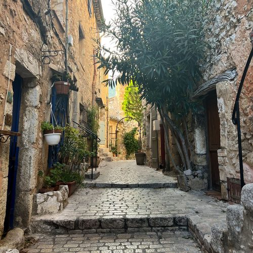 exploring Tourrettes-sur-Loup with kids