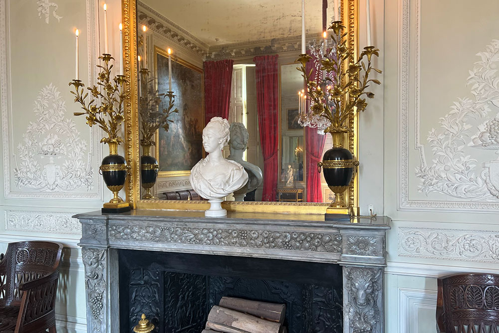 Marie Antoinette Queen’s Hamlet living room